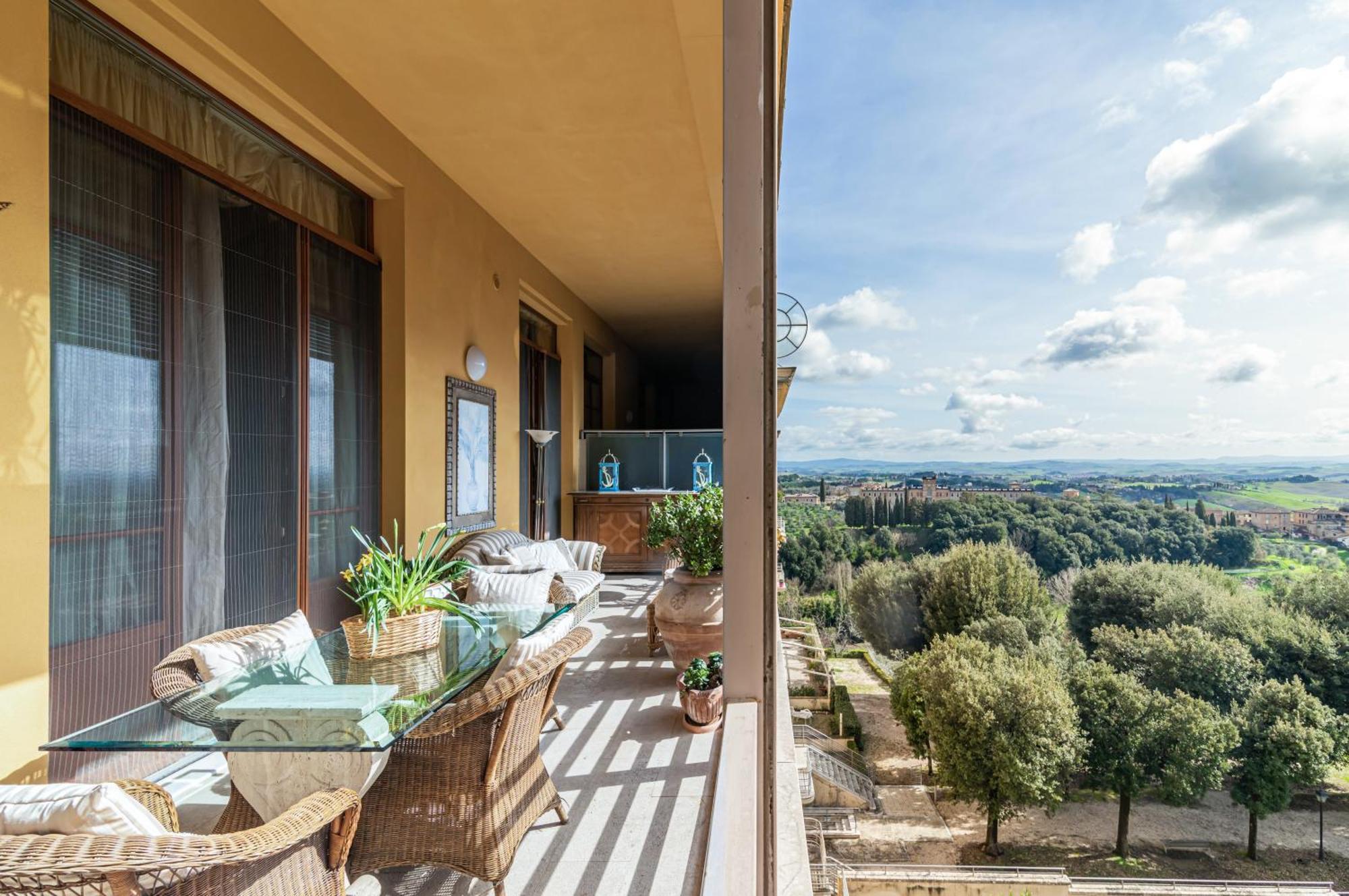 Porta Tufi Luxury Apartment With Private Parking! Siena Zewnętrze zdjęcie