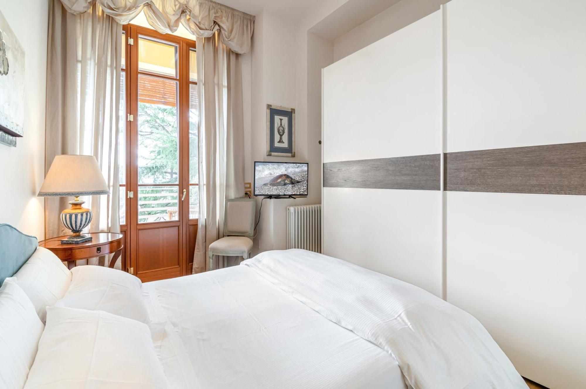 Porta Tufi Luxury Apartment With Private Parking! Siena Zewnętrze zdjęcie
